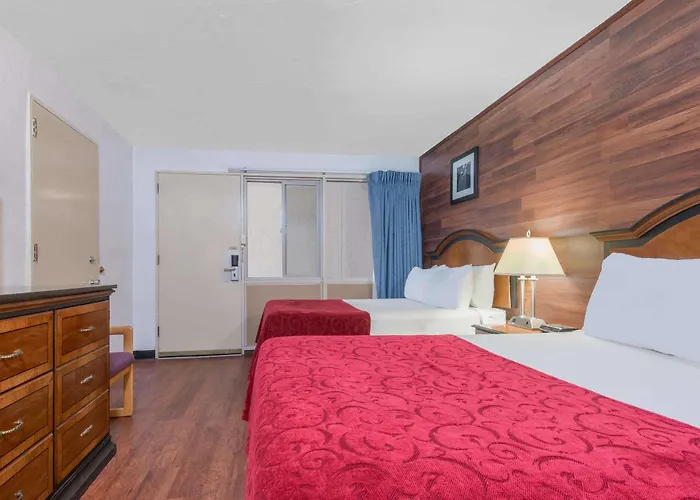 Сity center hotels Days Inn Missoula University